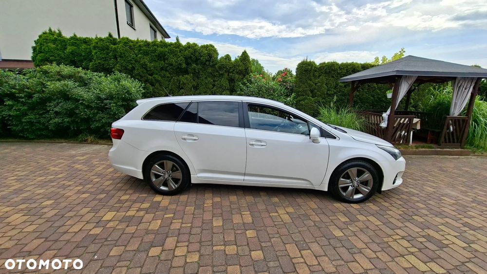 Toyota Avensis Touring Sports 1.8 Executive - 6