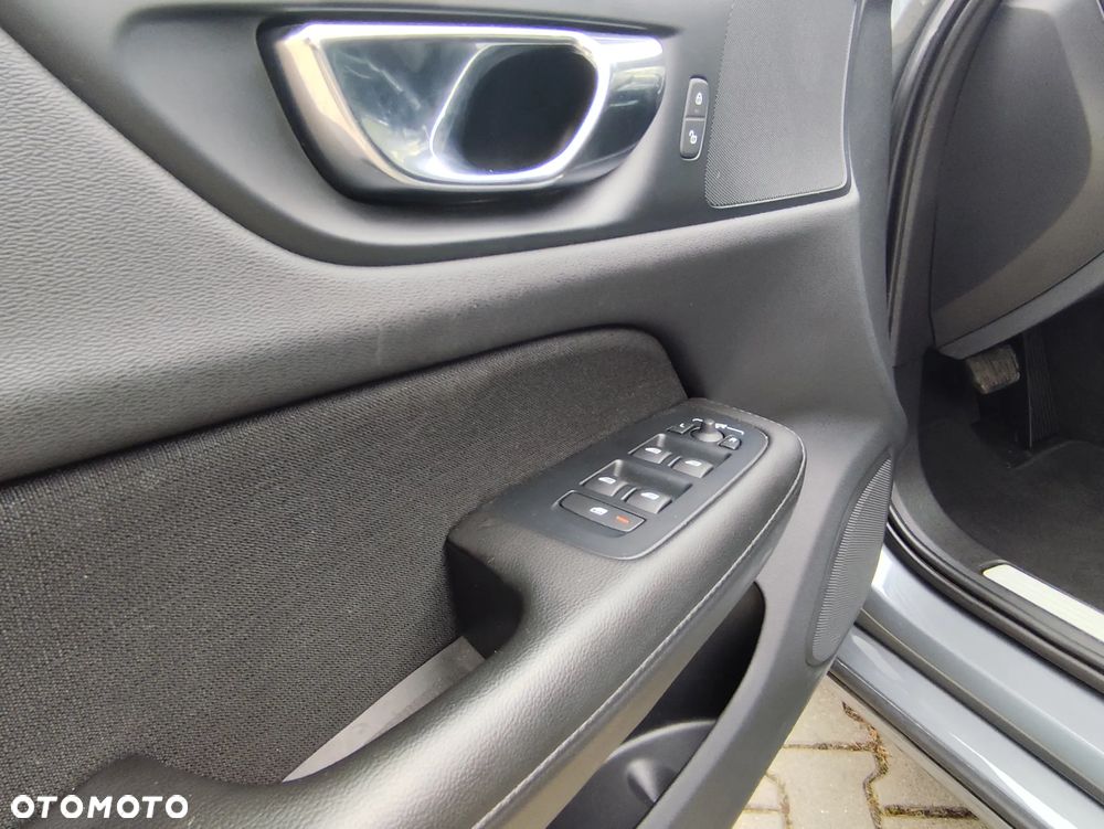 Volvo V60 D3 Geartronic Momentum - 23