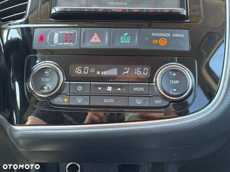 Mitsubishi Outlander 2.0 Instyle + 4WD CVT - 17