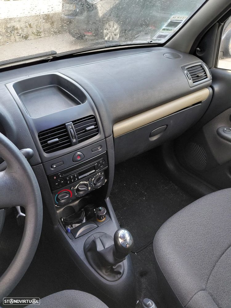 Renault Clio 1.5 dCi Confort - 4