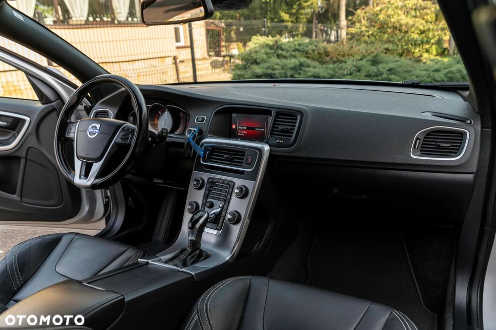 Volvo V60 D2 Geartronic Momentum - 28