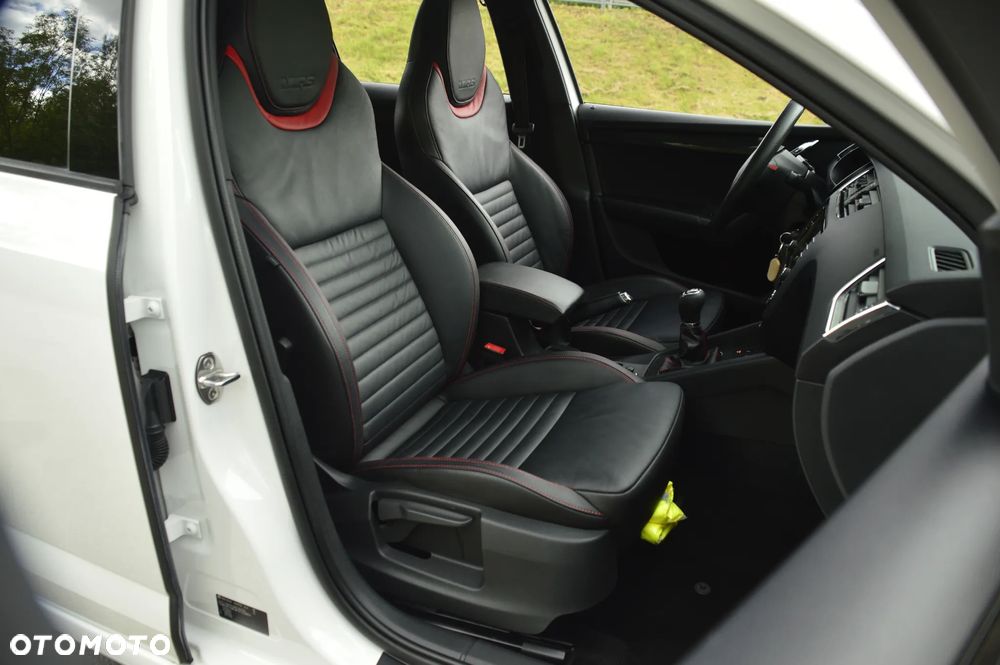 Skoda Octavia 2.0 TSI RS - 31