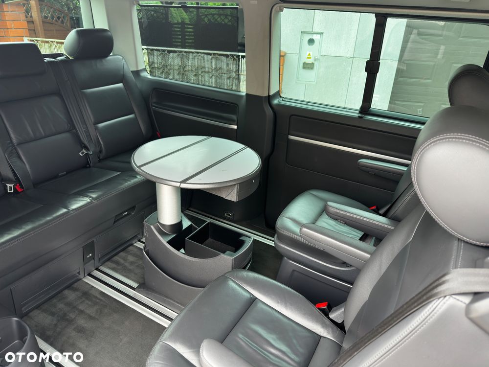Volkswagen Multivan - 16