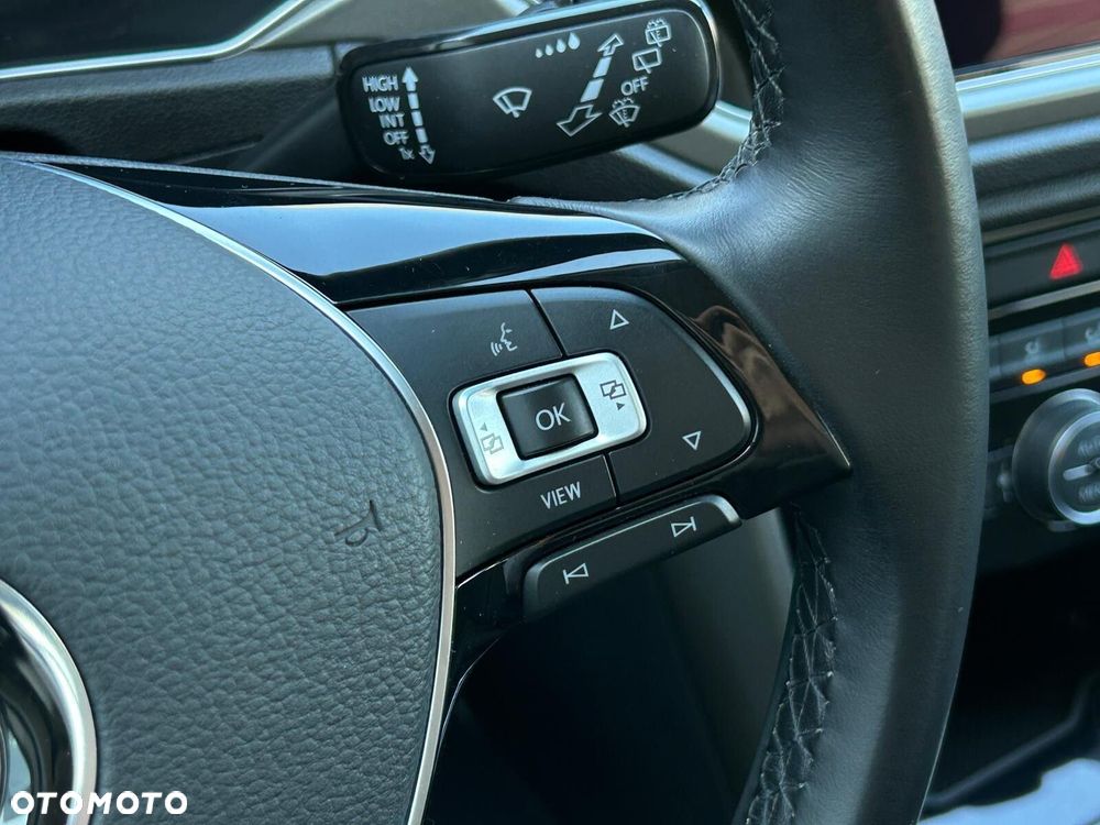 Volkswagen T-Roc 1.0 TSI Advance - 23