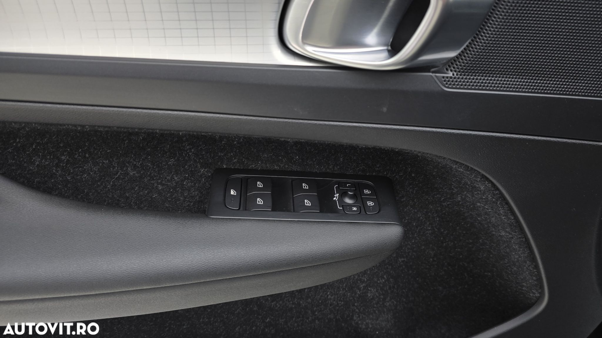 Volvo XC 40 D4 AWD Momentum Pro - 11