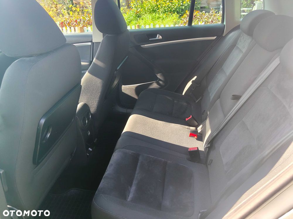 Volkswagen Tiguan - 4