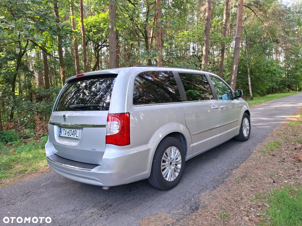 Lancia Voyager - 33