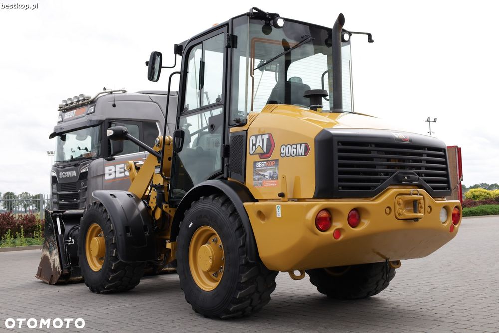 Caterpillar CAT 906M - 10