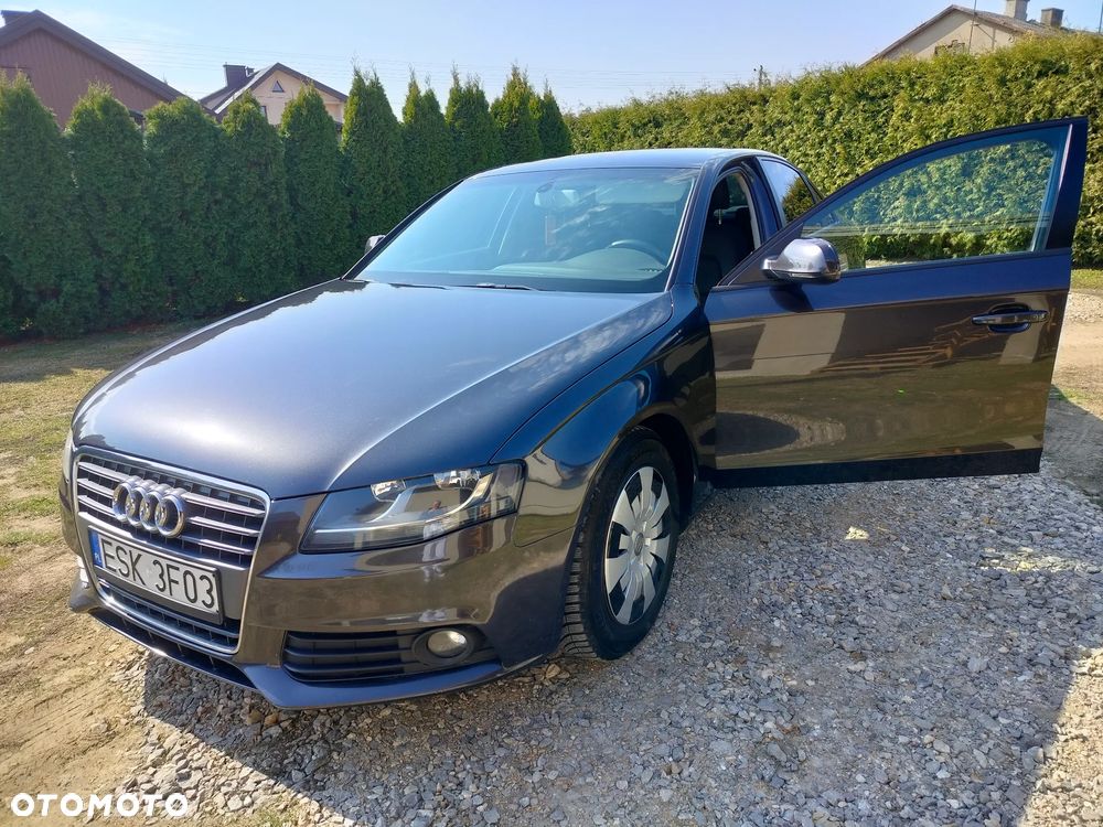 Audi A4 Limousine - 1