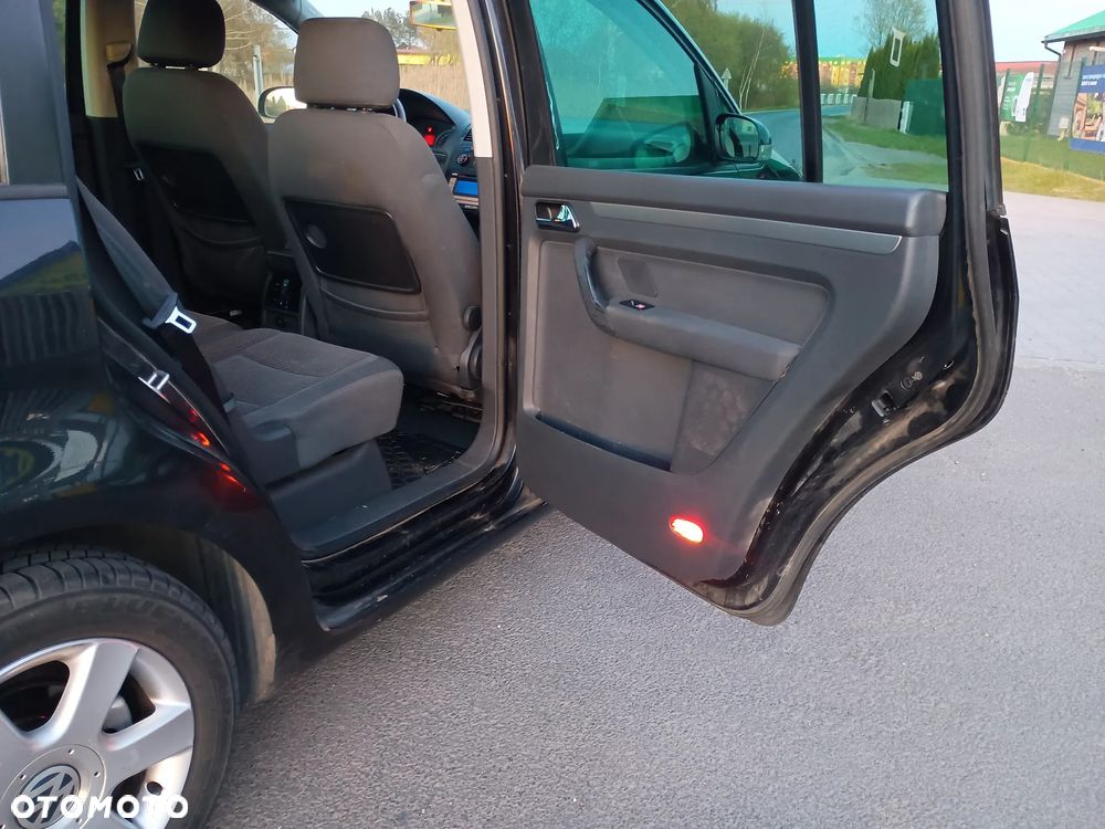 Volkswagen Touran 1.9 TDI Highline - 19