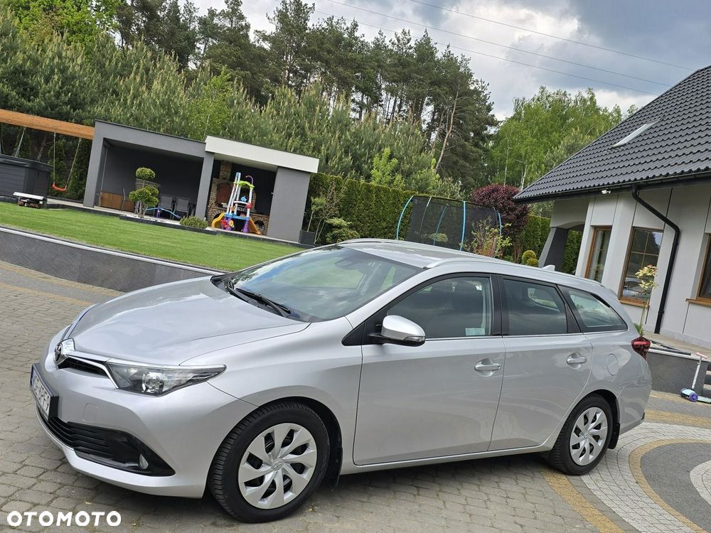 Toyota Auris - 2