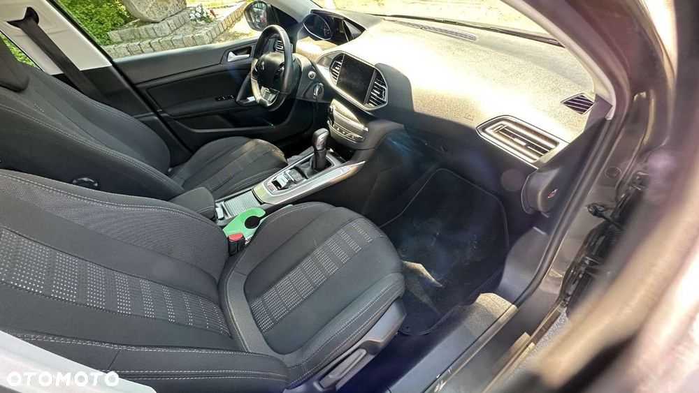 Peugeot 308 1.2 PureTech GPF Allure S&S EAT8 - 33