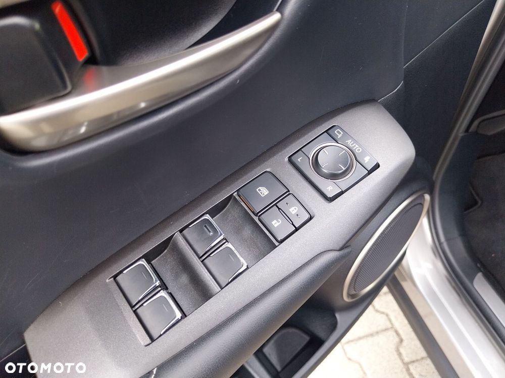 Lexus NX 300h F Impression AWD - 17