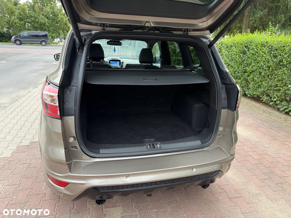 Ford Kuga 2.0 TDCi 4x4 ST-Line - 32