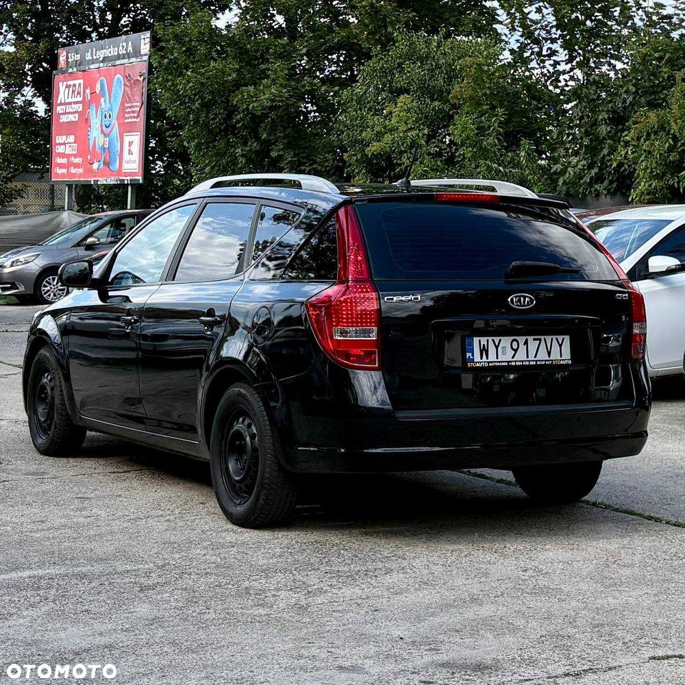 Kia Ceed - 4