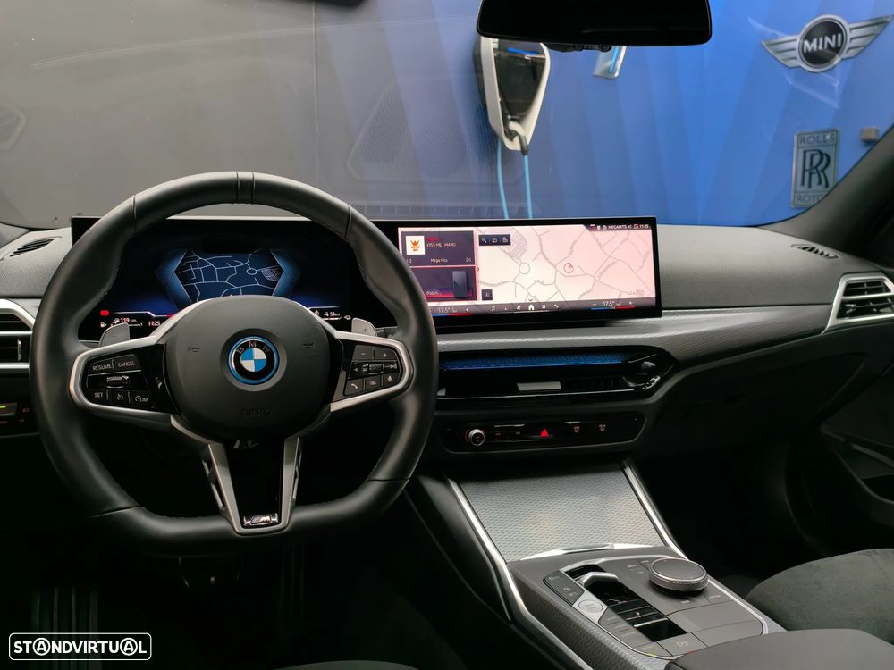 BMW 330 e Pack Desportivo M Pro Auto - 52