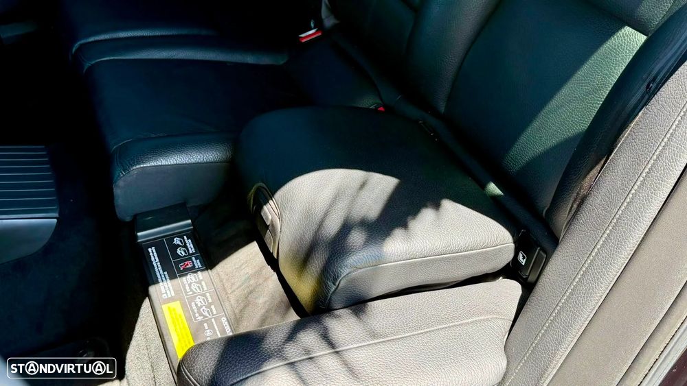 Volvo V90 2.0 T8 Momentum Plus AWD Geartronic - 14