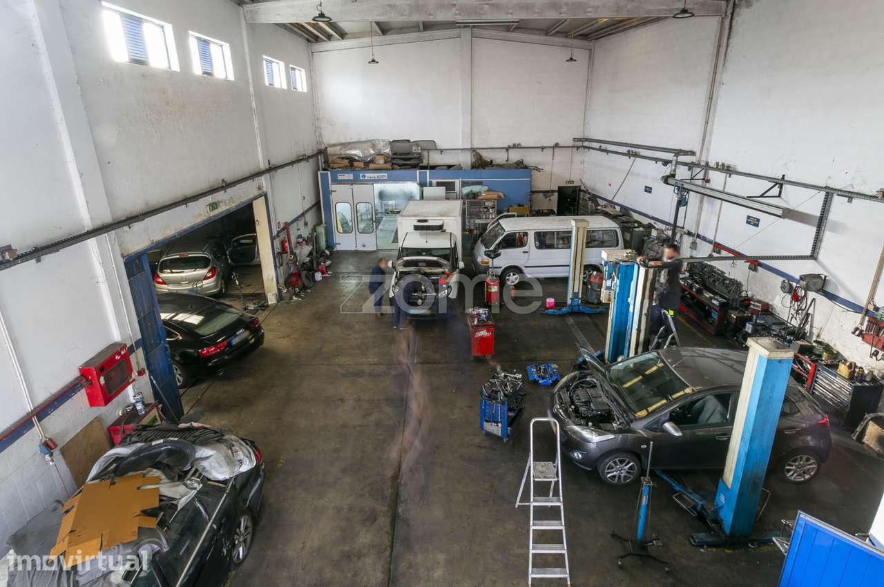 Oficina Automóvel Equipada e armazém para venda em Baguim do Monte - Grande imagem: 3/28