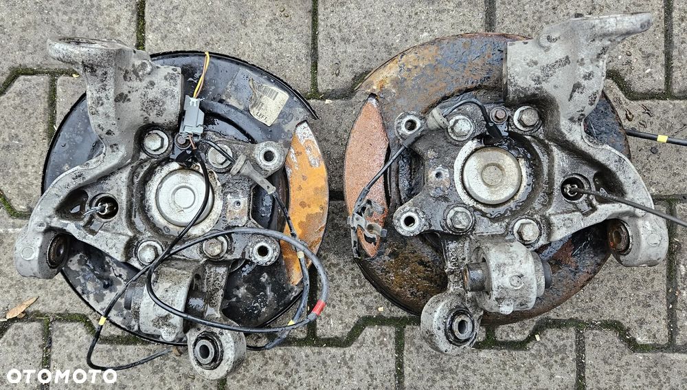 Volvo S60 zwrotnica piasta tył tylna prawa lewa - 2
