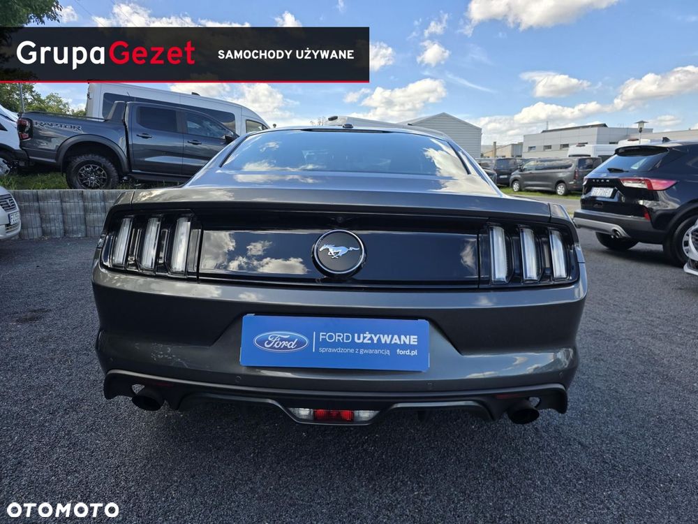 Ford Mustang - 5