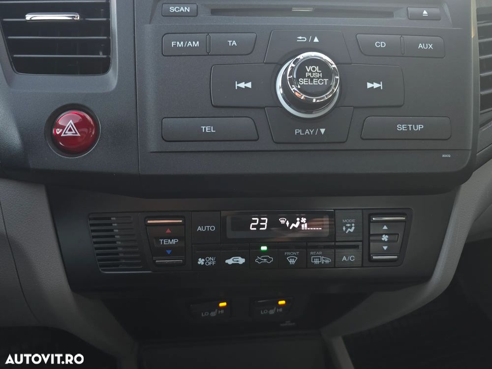 Honda Civic 1.8 MT ES - 11