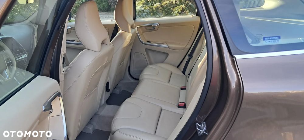 Volvo XC 60 D4 Drive-E Momentum - 11