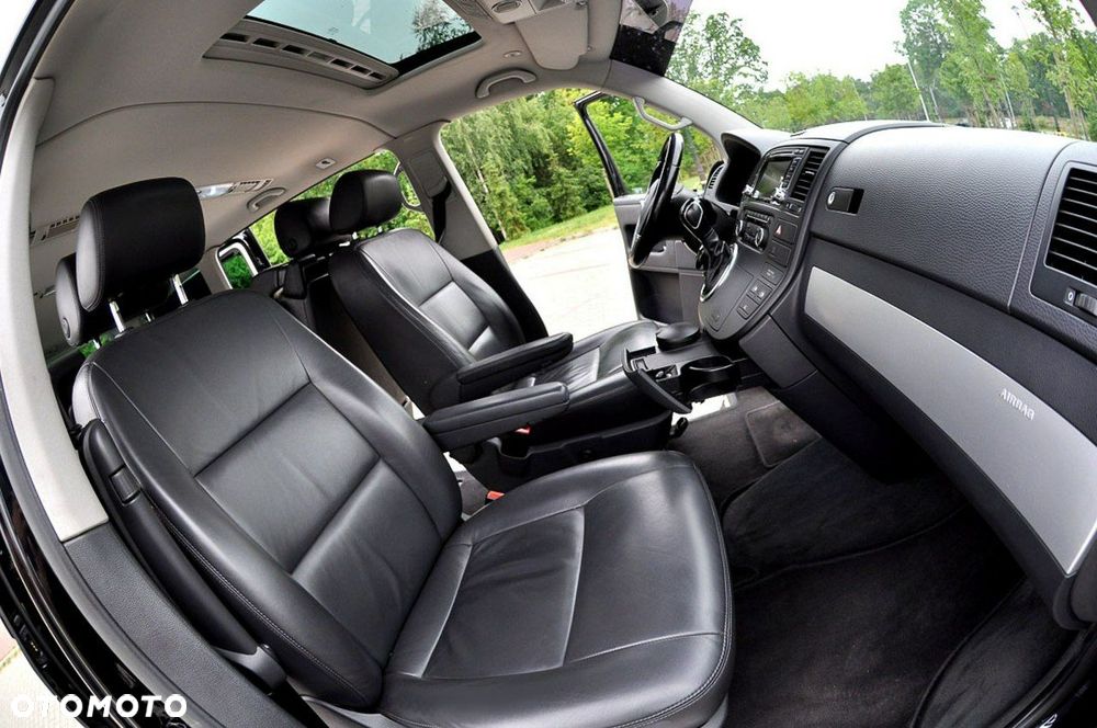 Volkswagen Multivan - 8