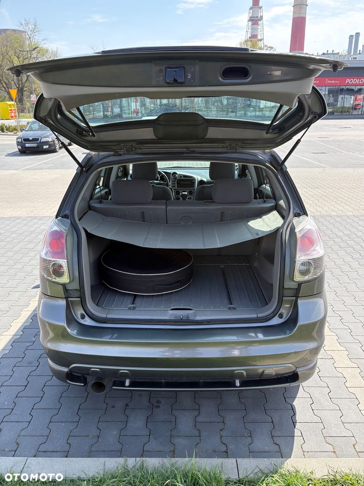 Toyota Matrix 1.8 - 6