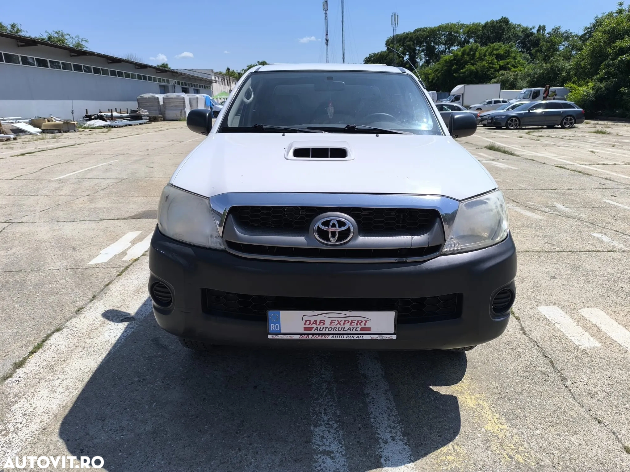 Toyota Hilux 4x4 Double Cab - 2