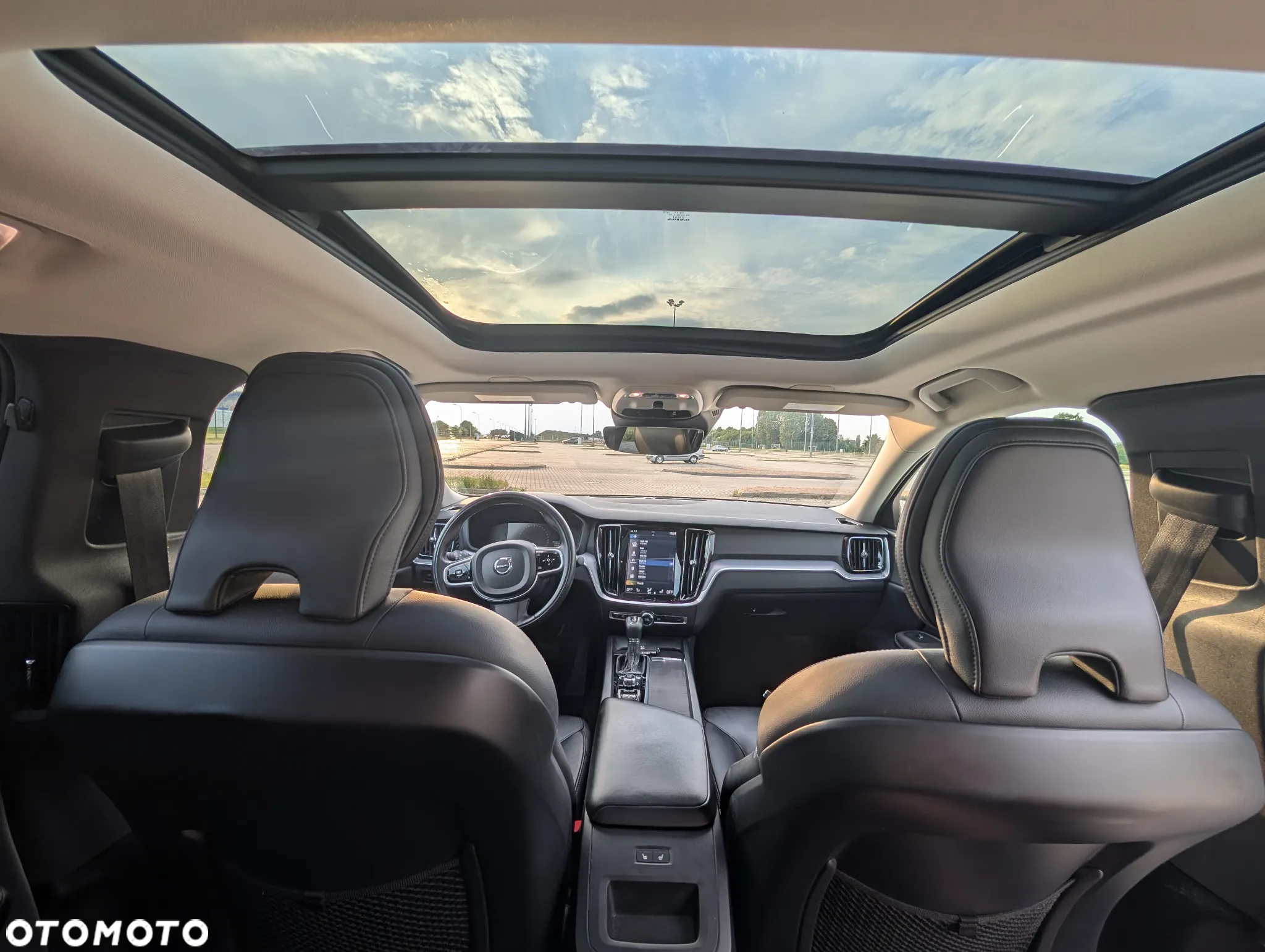 Volvo S60 T6 AWD Momentum Pro - 28