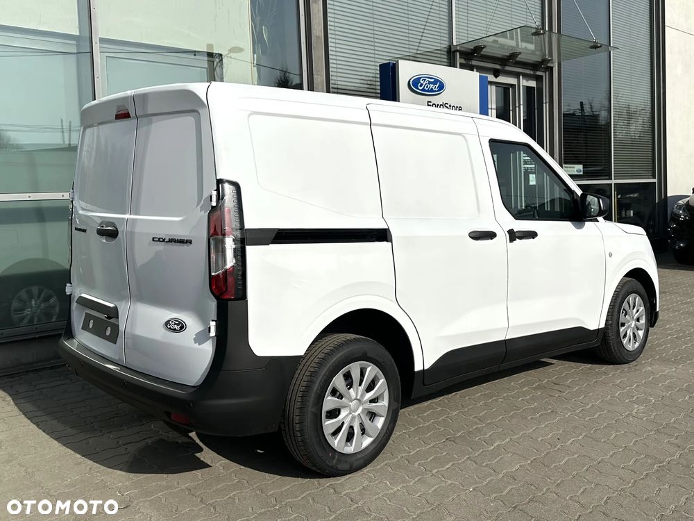 Ford Transit Courier - 3