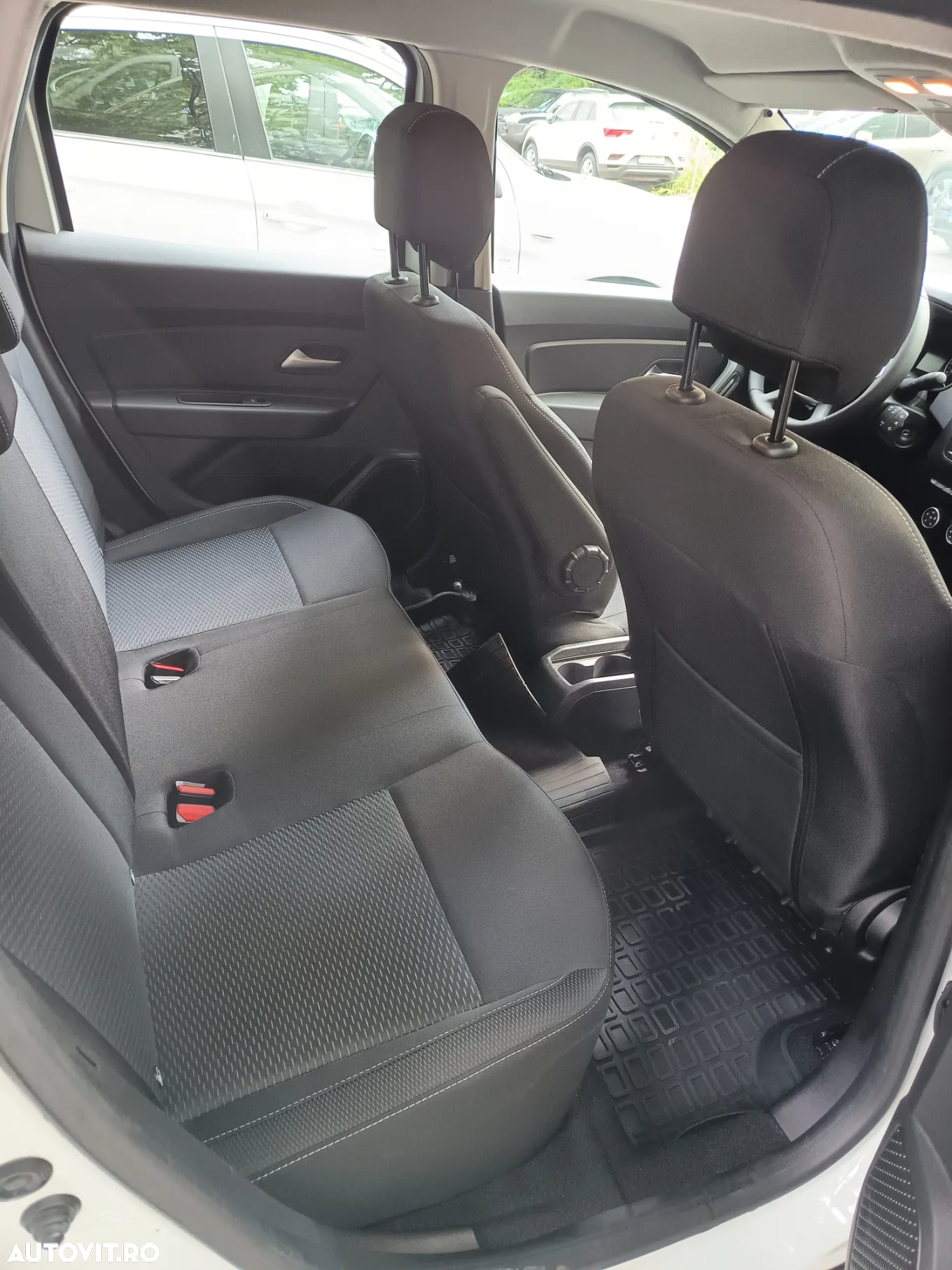 Dacia Duster TCe 100 Essential - 4