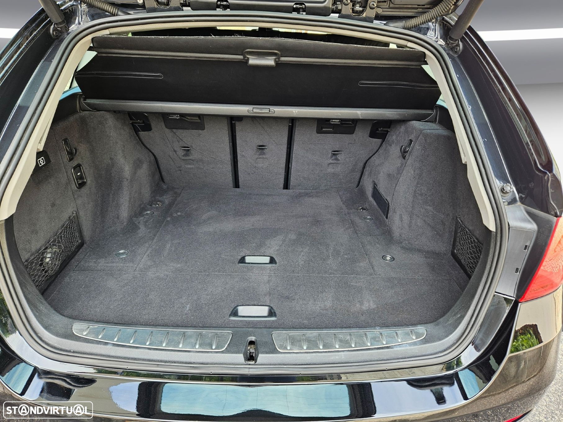 BMW 318 d Touring Auto - 25