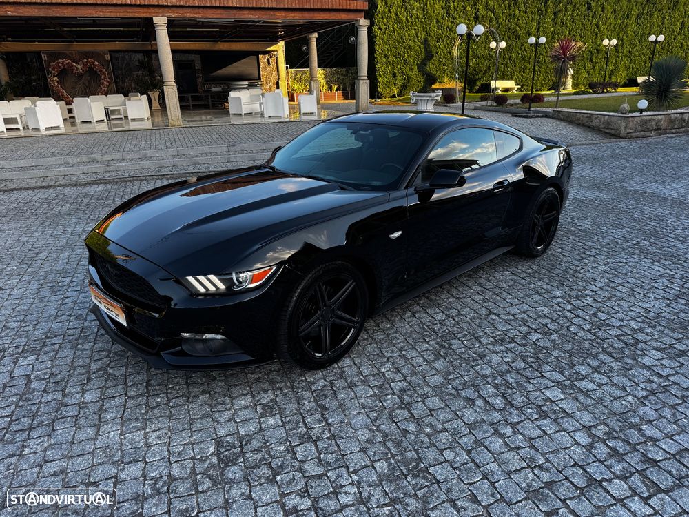 Ford Mustang 2.3 Eco Boost Aut. - 1