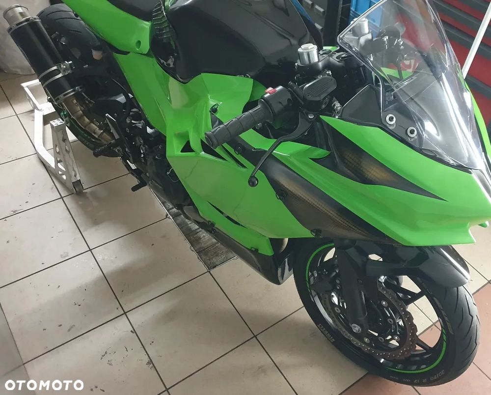 Kawasaki Ninja 400 - 4