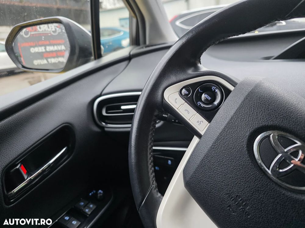 Toyota Prius (Hybrid) Luna - 16