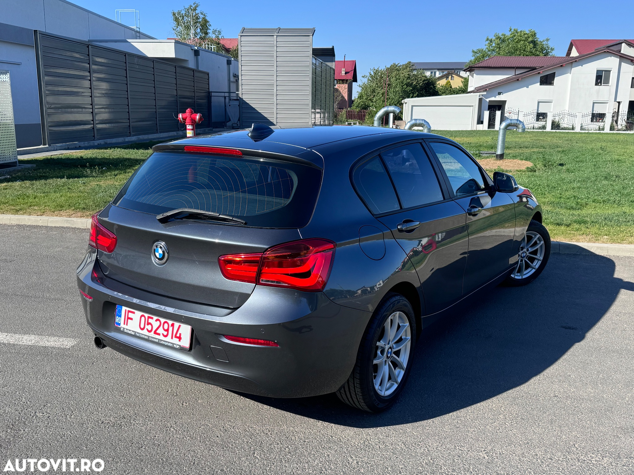 BMW Seria 1 116i - 4