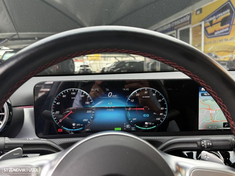 Mercedes-Benz A 250 Limousine e AMG Line - 27