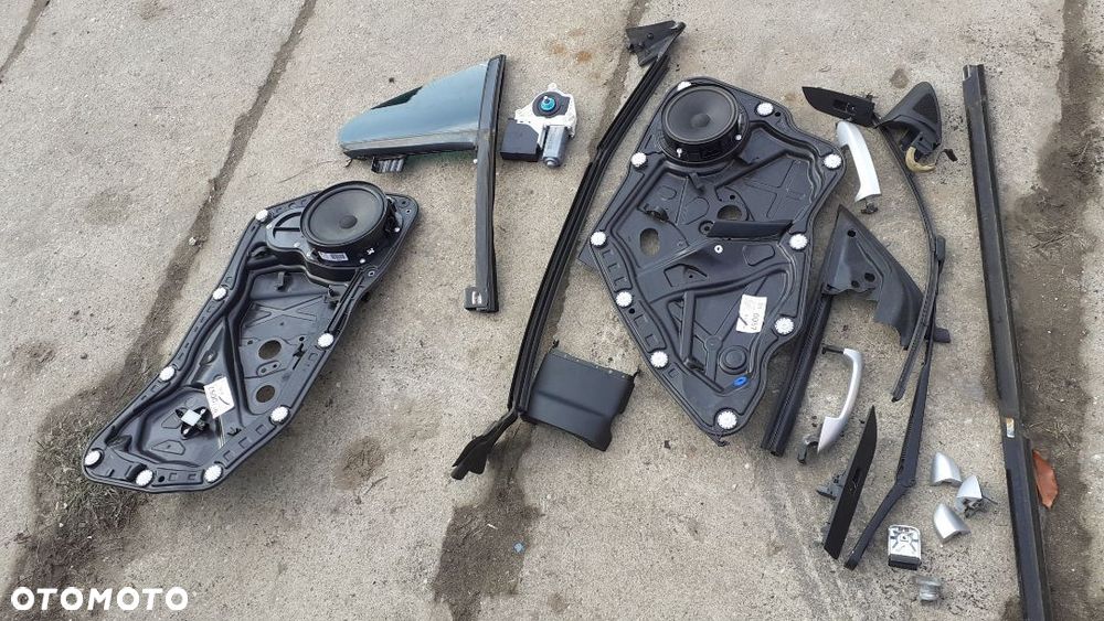 Szyby klamki mechanizmy VW Passat CC - 3