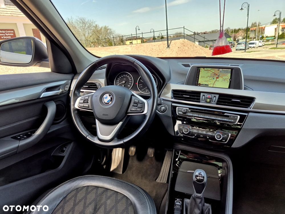 BMW X1 sDrive18d xLine - 8