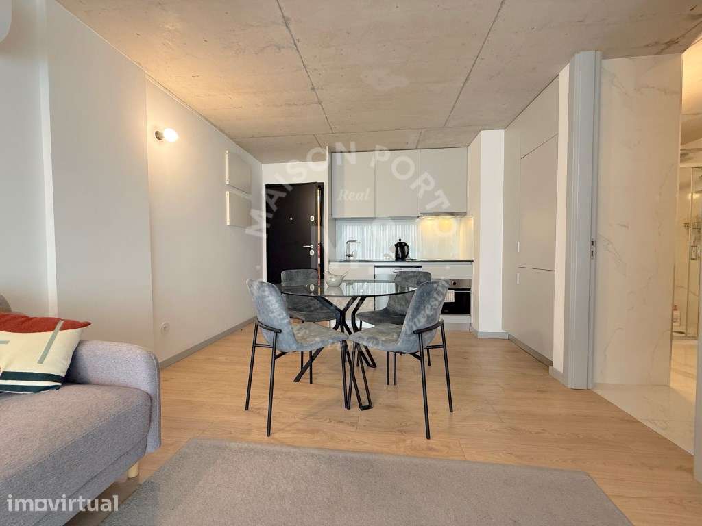Apartamento T1 com Varanda em Condomínio com Piscina e Vista Rio Do... - Grande imagem: 3/21