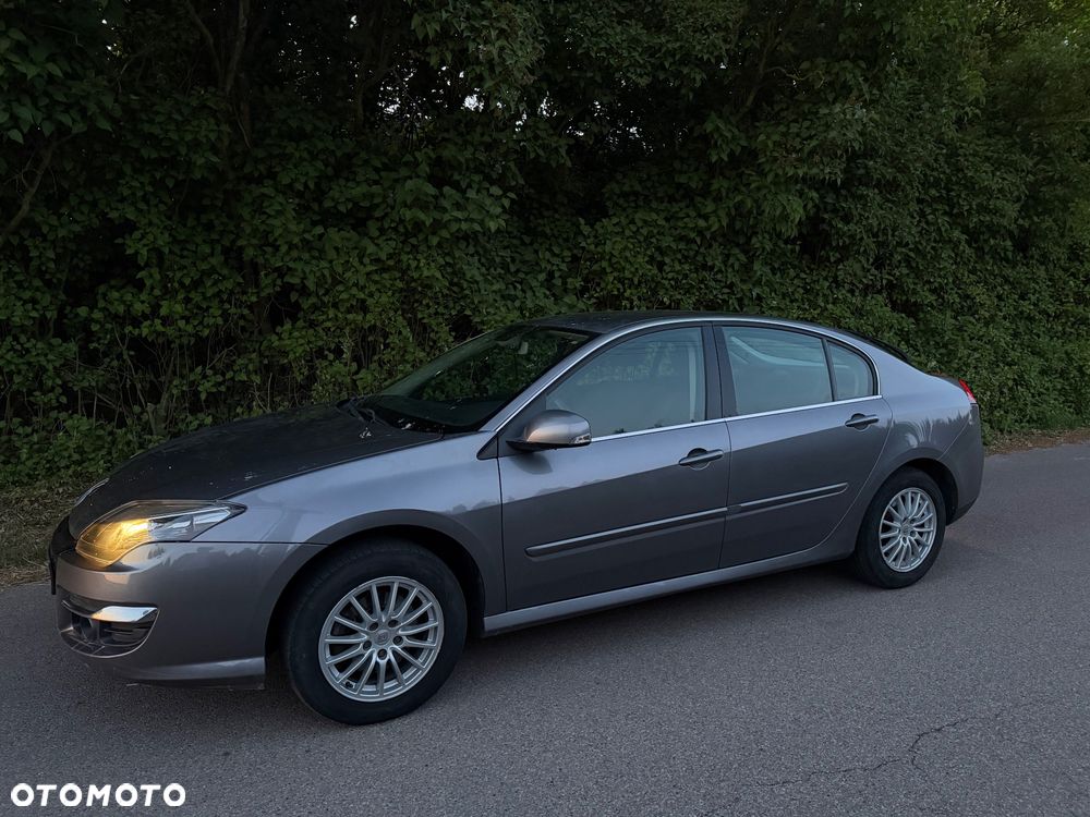 Renault Laguna 2011 photo 2