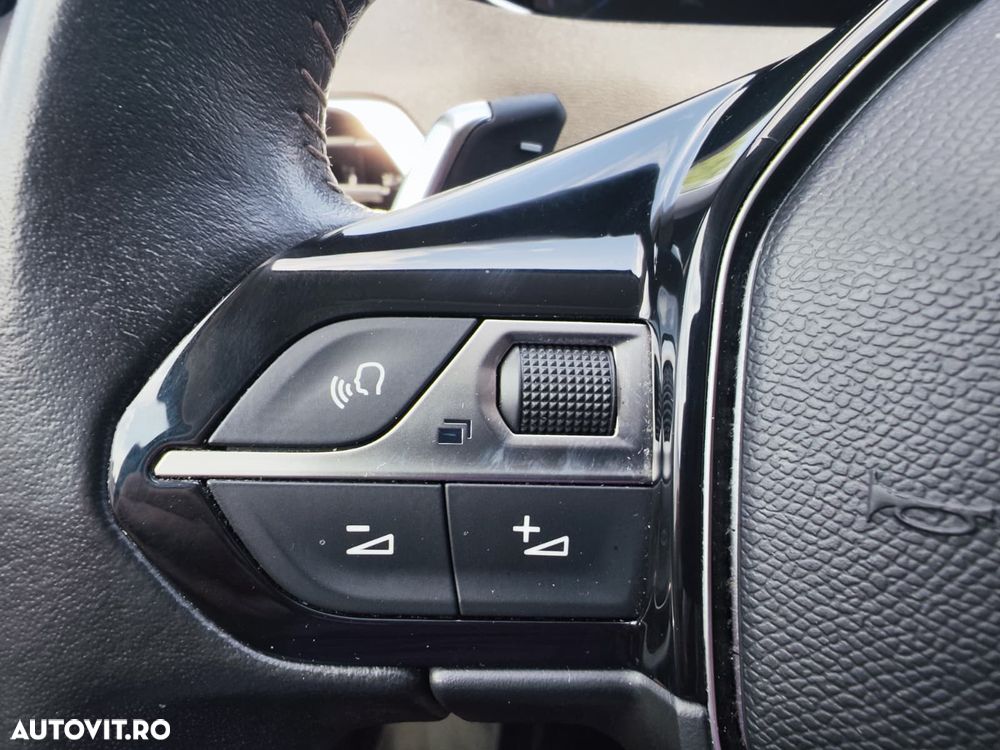 Peugeot 3008 1.2 PureTech Turbo S&S EAT8 Active - 21