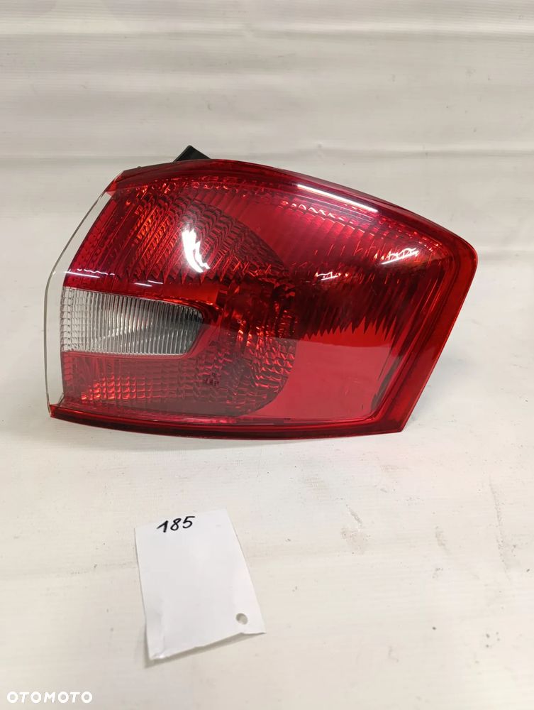 KUGA MK1 LAMPA PRAWA TYLNA TYŁ W BŁOTNIK - 2