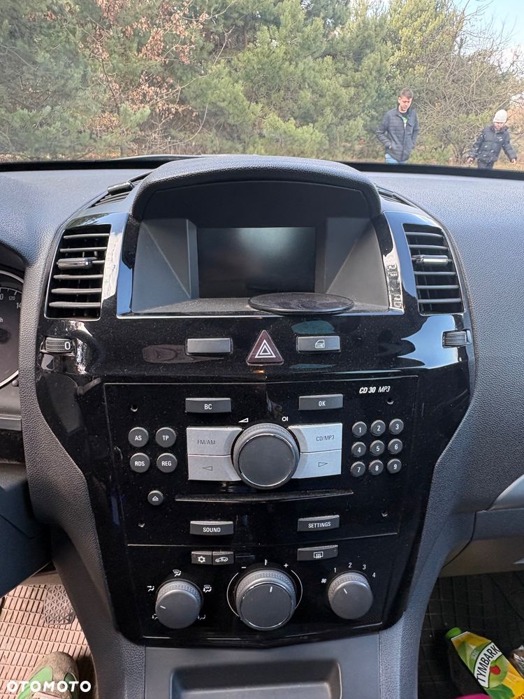 Opel Zafira - 10