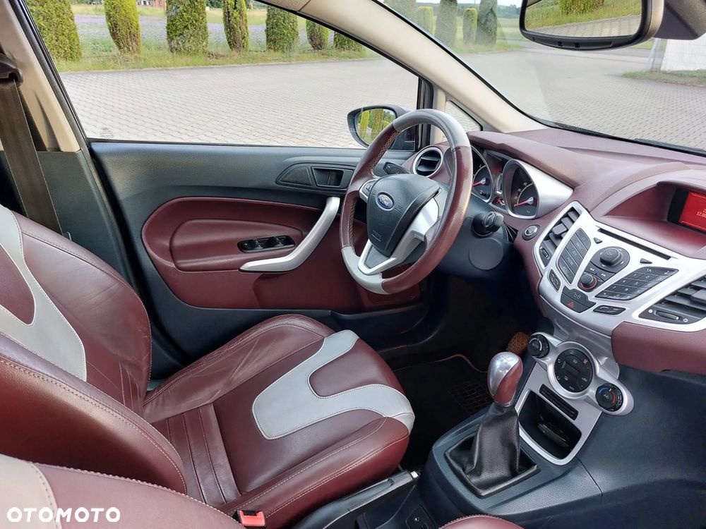 Ford Fiesta - 21