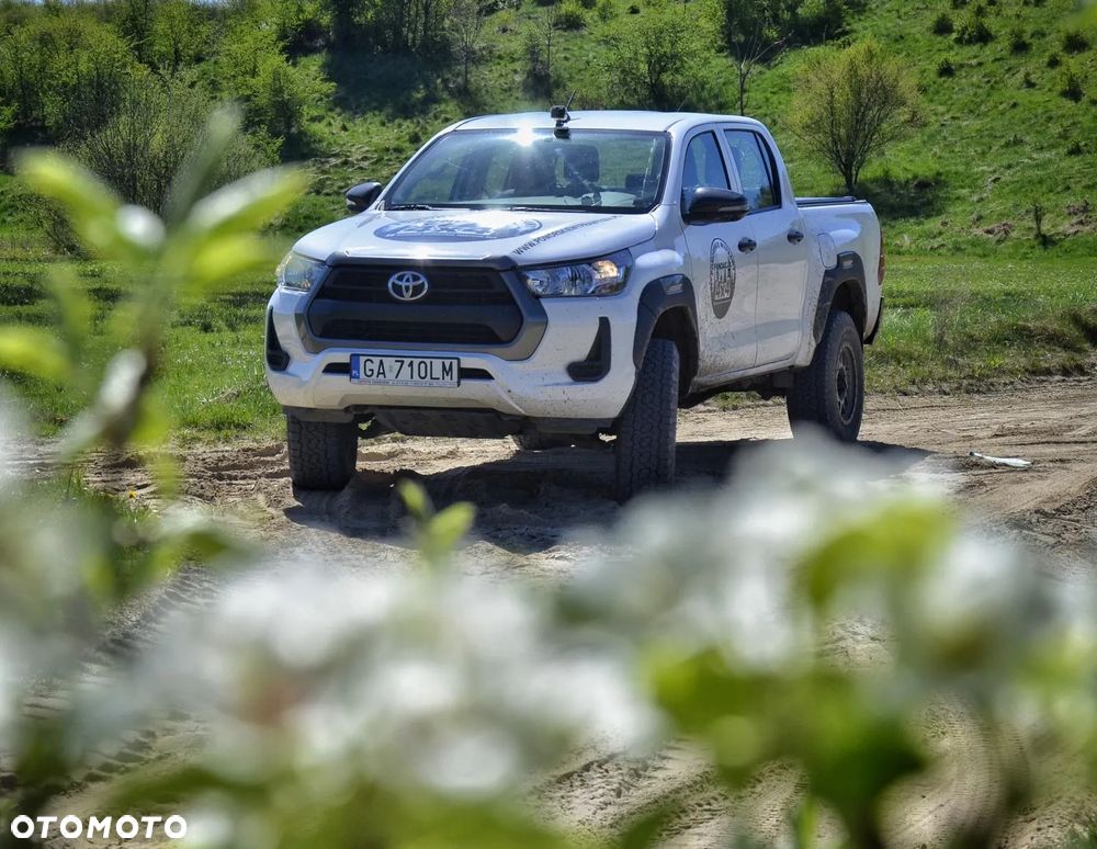 Toyota Hilux 2.4 D-4D Extra Cab DLX 4x4 - 3