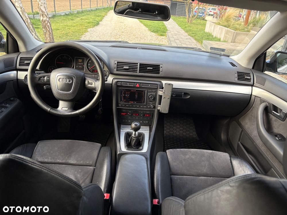 Audi A4 Avant - 11