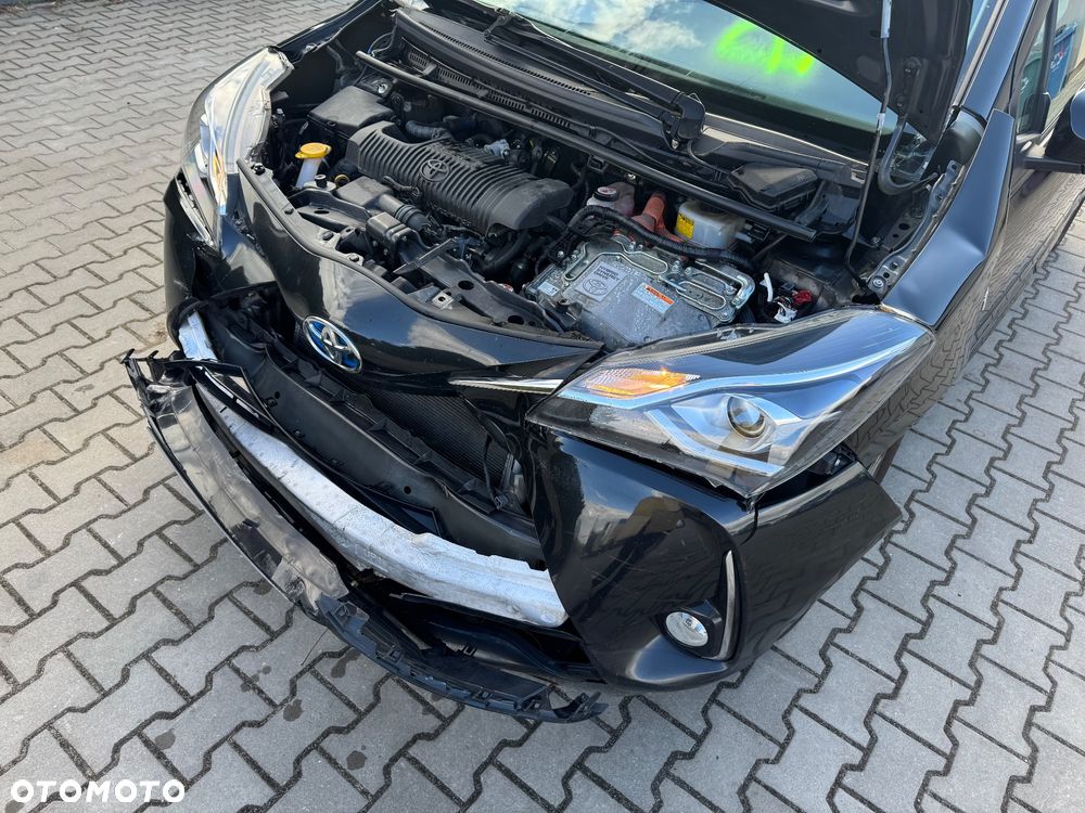 Toyota Yaris Hybrid 100 Life - 17