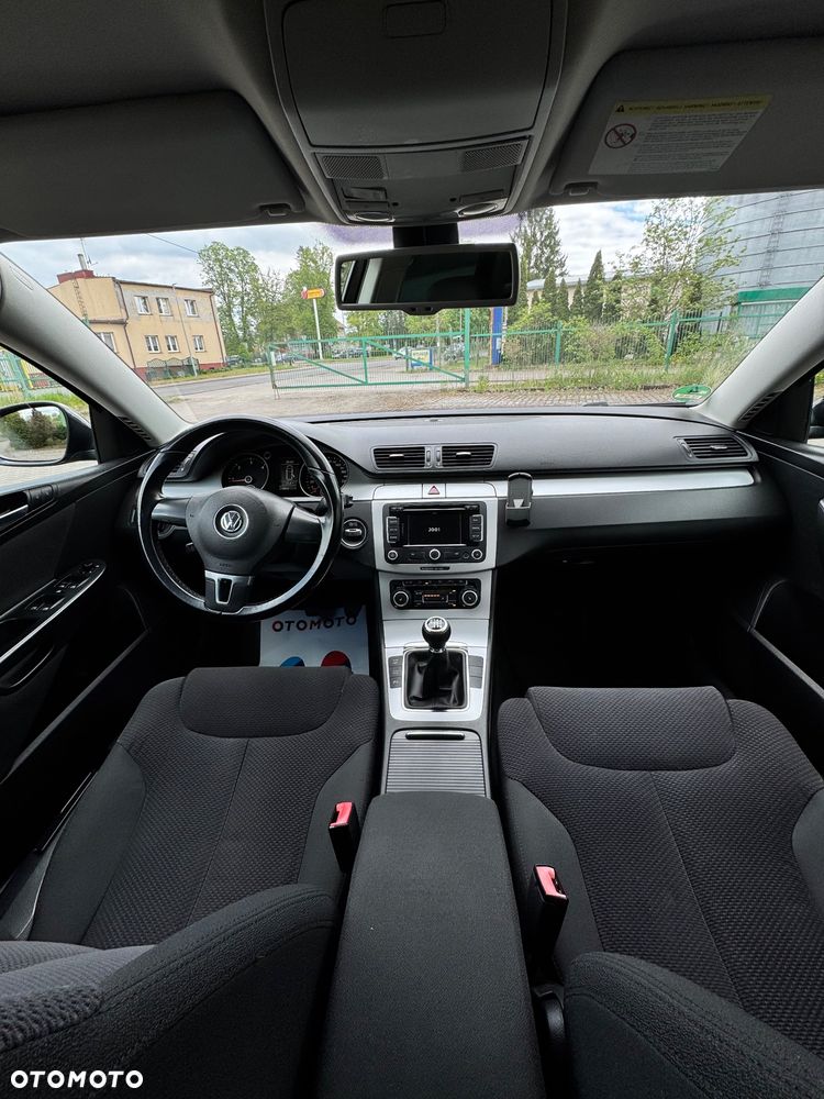 Volkswagen Passat 2.0 Blue TDI SCR Trendline - 8